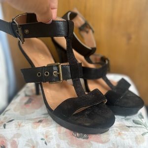 Nine West high heel sandal size 7.5